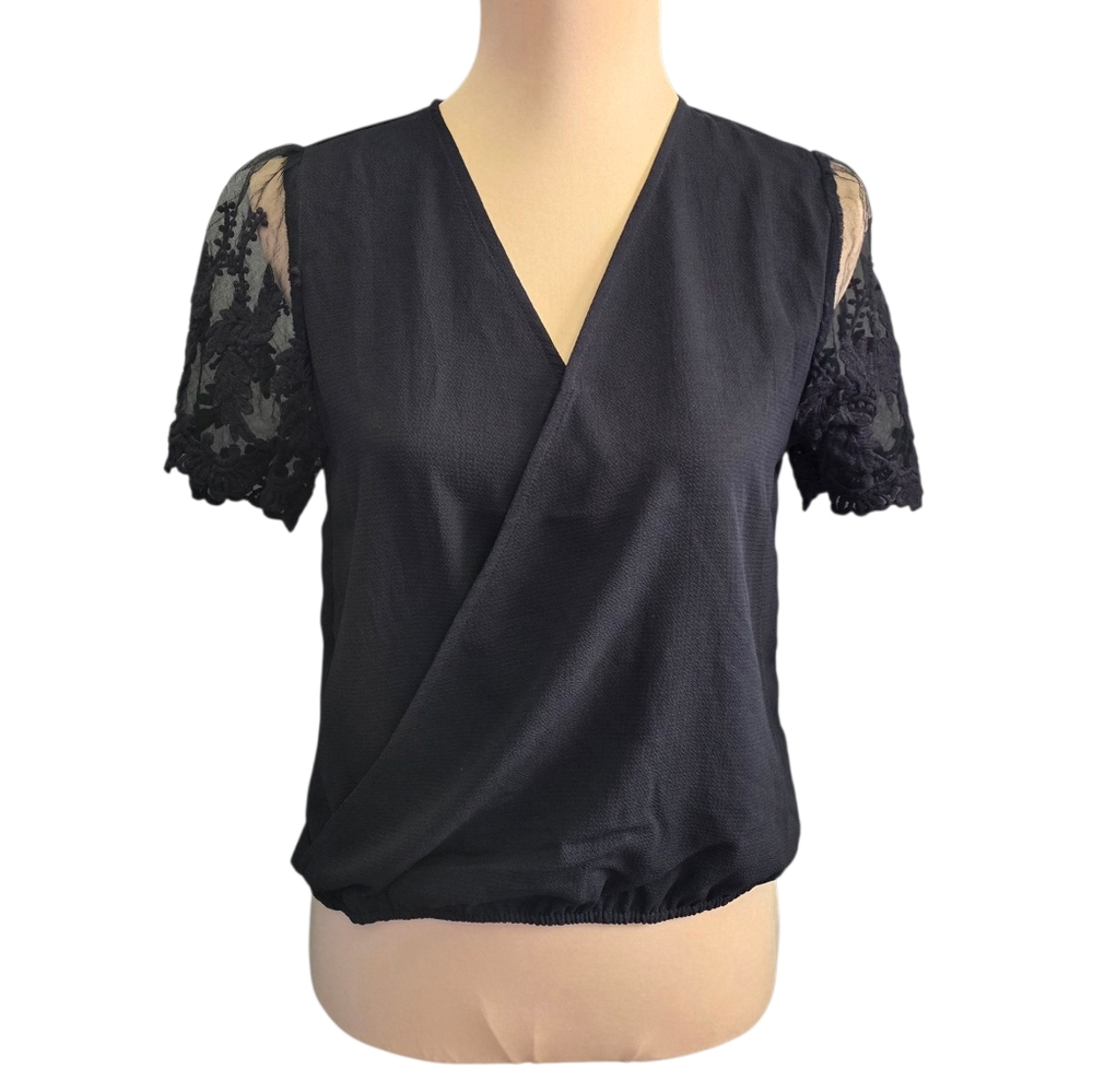 Women's Kaii Los Angeles Black Sheer Lace Sleeve Blouse - Small